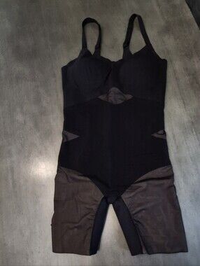 Honeylove Mid Thigh Bodysuit Shapewear Size XL Black